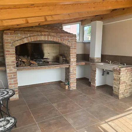 Casa Fiumana Laura Apartmán *